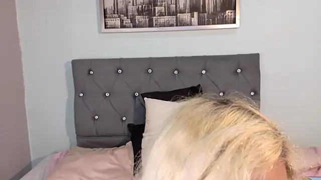 IvonnyBon_gh webcam