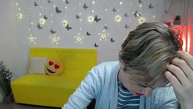 NikaMayu webcam