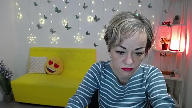 NikaMayu webcam