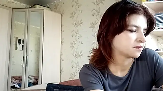 LowkeyIndigo webcam