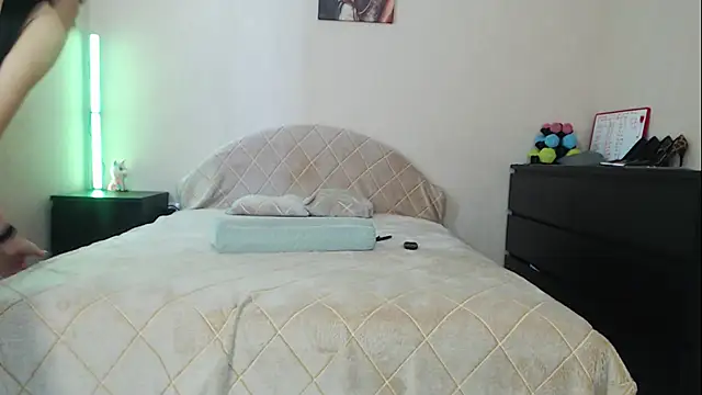Kriss_brunette_5 webcam