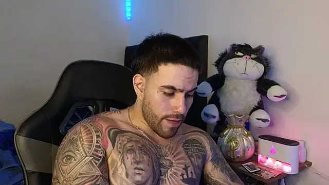 Ades_Lowe webcam