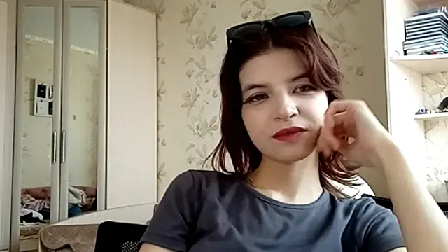 LowkeyIndigo webcam