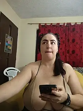 Webcam Model (rosahills)  is live.Free join now!
