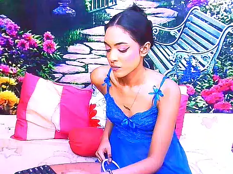IndianPretty14u2Luv webcam