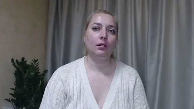 sweetpussy13 webcam