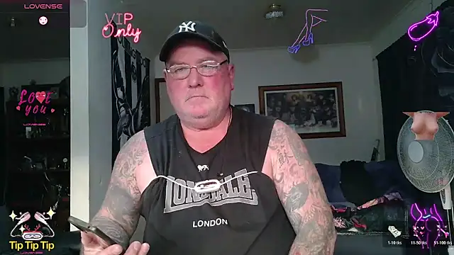 KINKYBLUEYES69 webcam