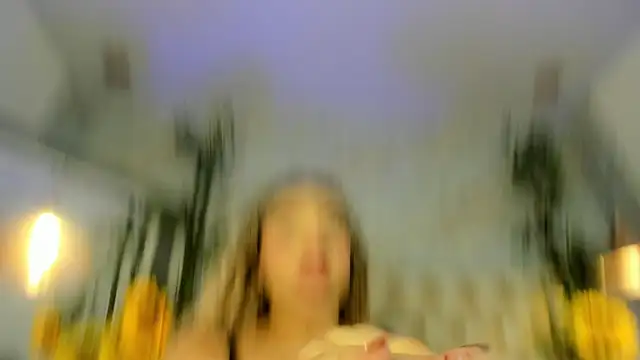 LittleeJaz webcam