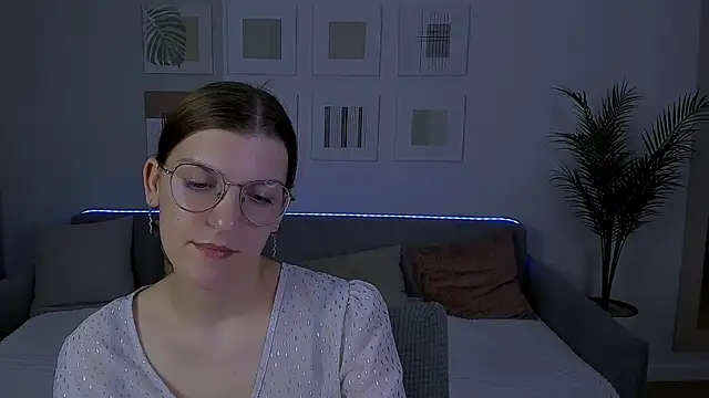 AnnaThorne webcam