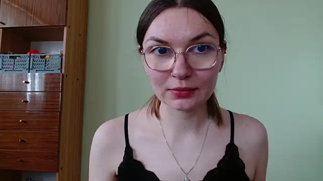 LooveELLYx webcam