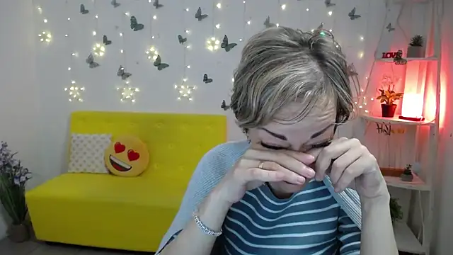 NikaMayu webcam