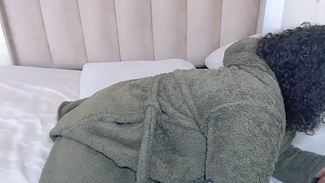 cutehoney92 (F young) - HELP ME REACH 6000 TKS THIS WEEK