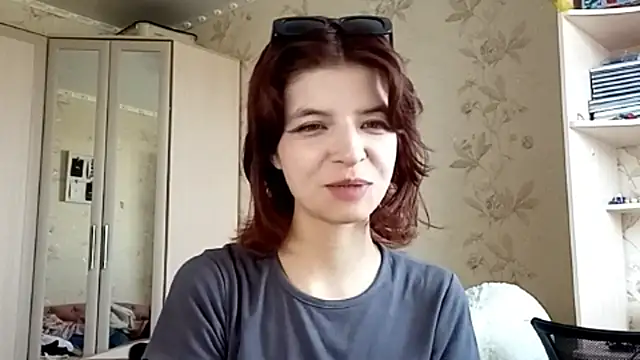 LowkeyIndigo webcam