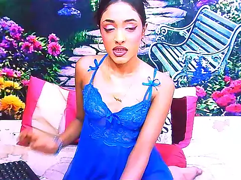 IndianPretty14u2Luv webcam