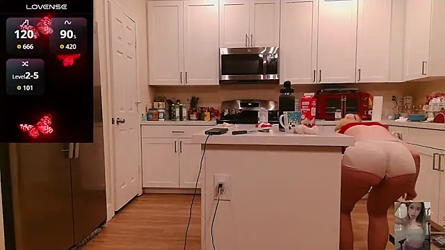 Blondiewithanass