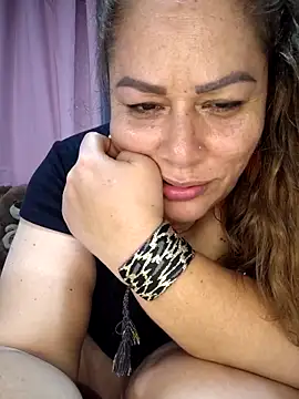 Webcam Model (SluttyMilf79) is live