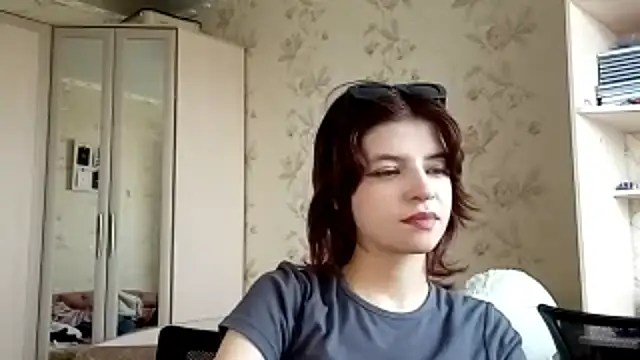 LowkeyIndigo webcam