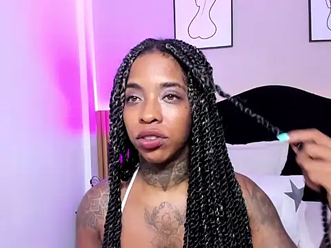 Pauline_Fox webcam