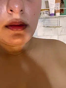 Hazumi_Tsu webcam