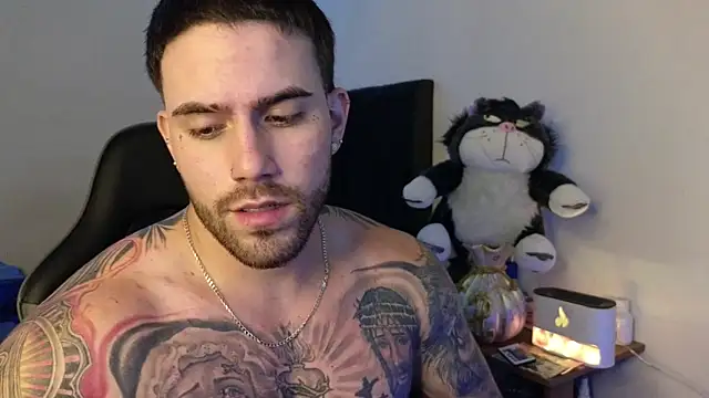 Ades_Lowe webcam