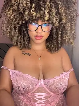 Kendra_curly webcam