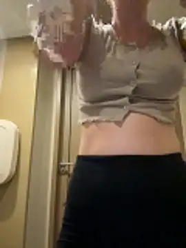 Girl-Mia webcam