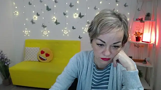 NikaMayu webcam