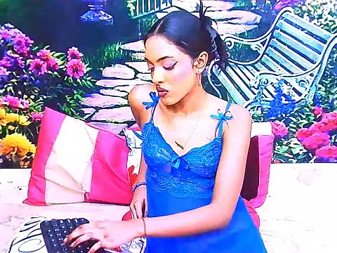 IndianPretty14u2Luv webcam