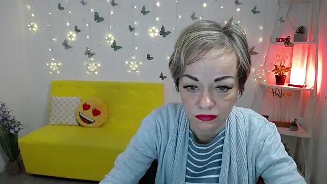NikaMayu webcam