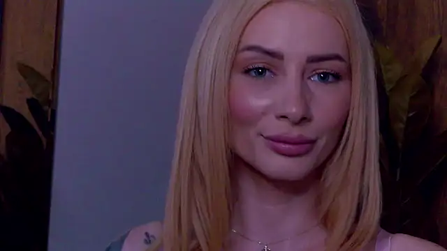 AngieShae webcam