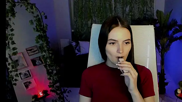 StellaCrowe webcam