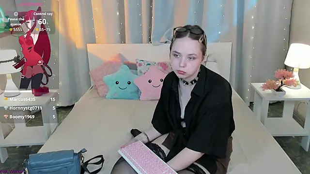 LeonaHicks webcam