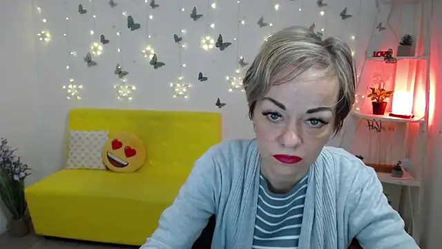 NikaMayu webcam