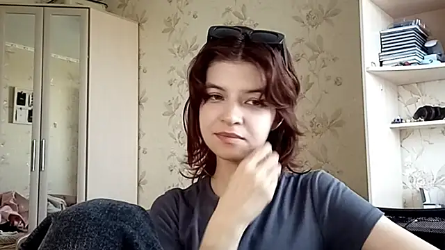 LowkeyIndigo webcam