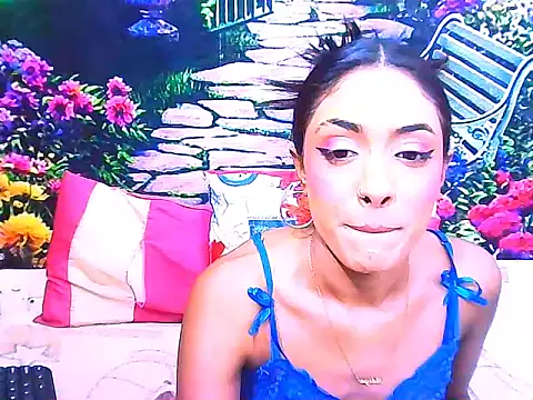 IndianPretty14u2Luv webcam