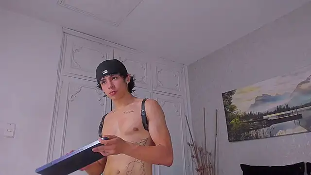 tyler_durten (M twink) - jerk off🍆 + precum💦