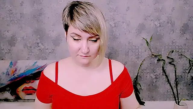 djullia (F milf) - show ass in panties