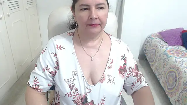 leonela_69 webcam