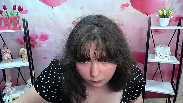 NeonilaLisova webcam