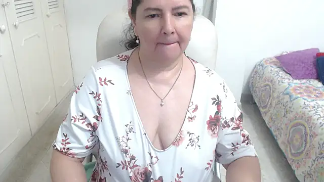 leonela_69 webcam
