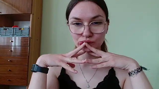 LooveELLYx webcam