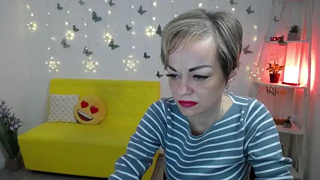 NikaMayu webcam