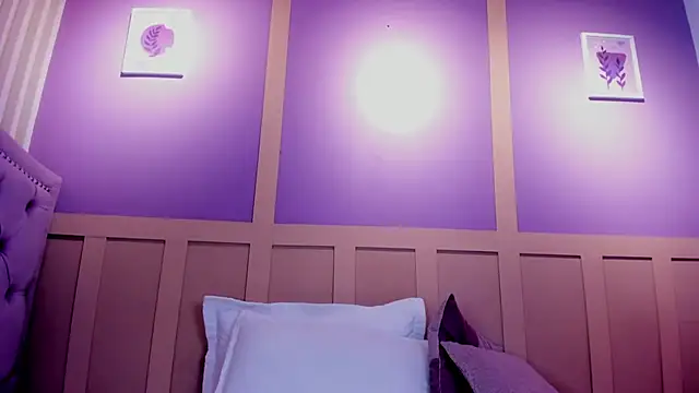 LilithAllenn webcam