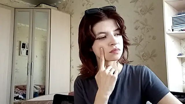 LowkeyIndigo webcam