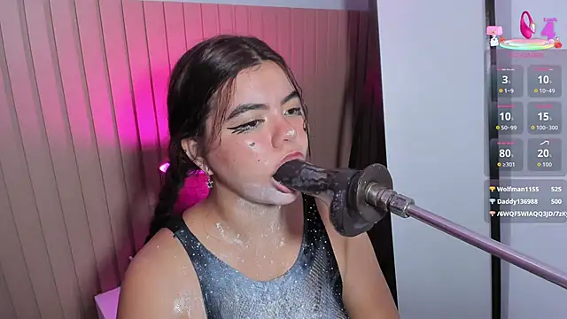klhoe_boobs webcam