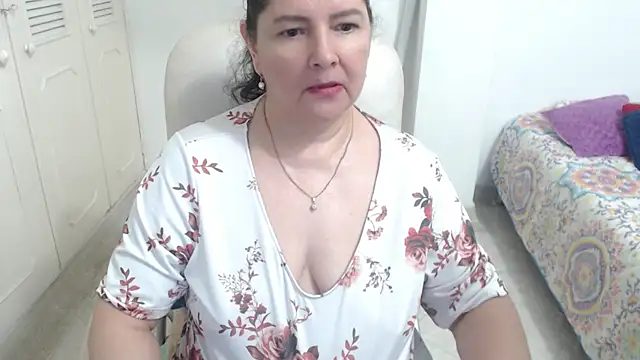 leonela_69 webcam