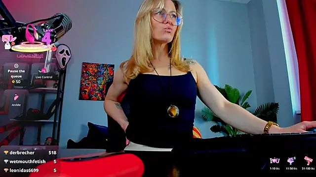 LadyIzabel webcam