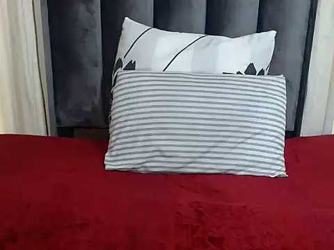 ChubbyTittiesXx webcam
