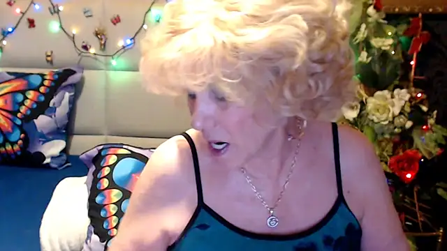 HappyWomanOn webcam