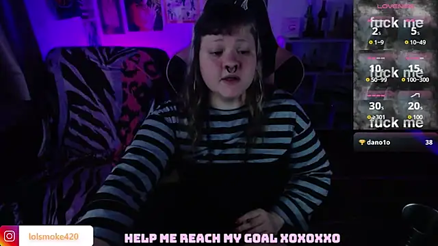 bdsm_and_fries (F young) - squrit show and plug